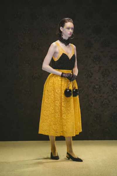 Look 11